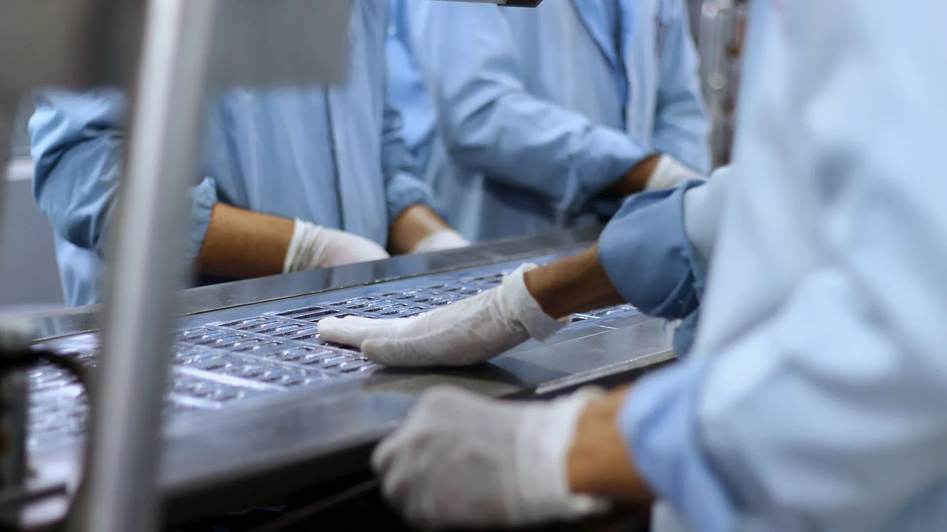 工业自动化设备在智能制造中的关键技术解析与应用