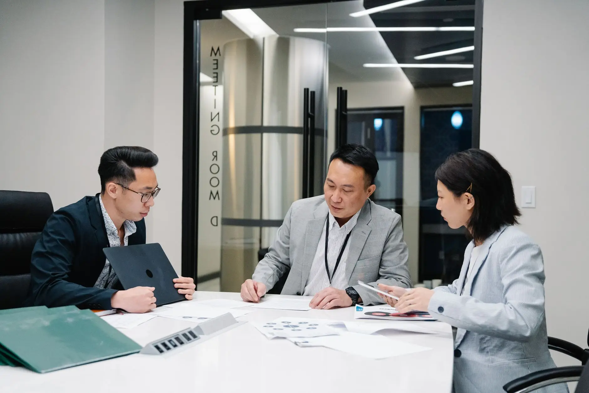 2025年智能制造趋势下工业自动化设备研发方向探讨