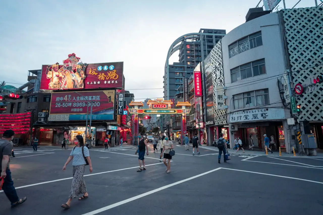 智能制造产线升级方案：蓝工科技工业自动化设备应用案例