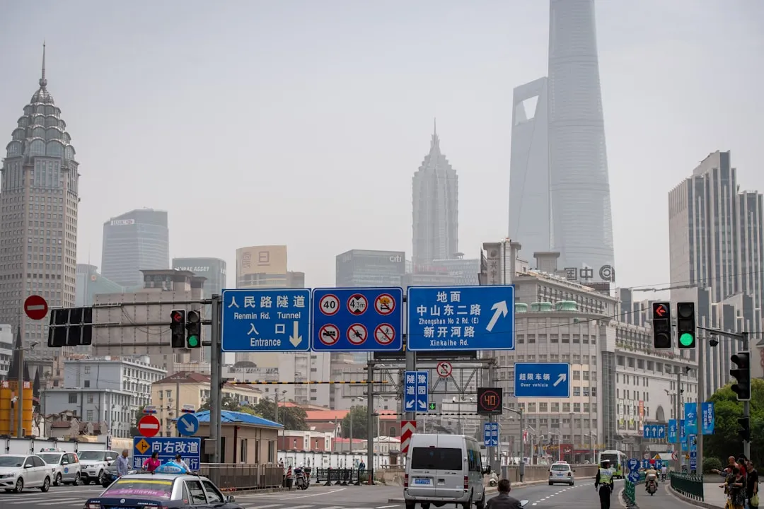 蓝工科技工业自动化设备选型指南：机械设计与技术集成要点